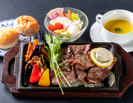 常陸牛薄切り鉄板焼き ポルチーニ香るバターソース